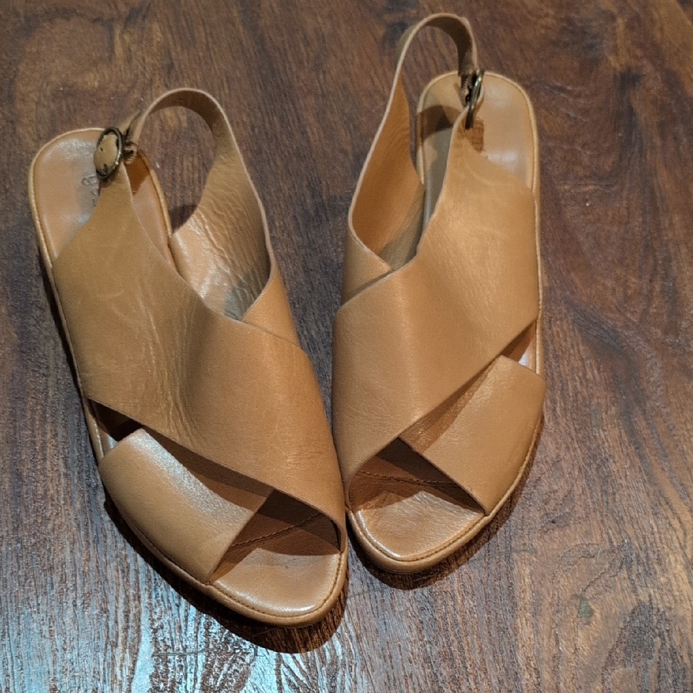 Kenneth Cole Tan Leather Sandals